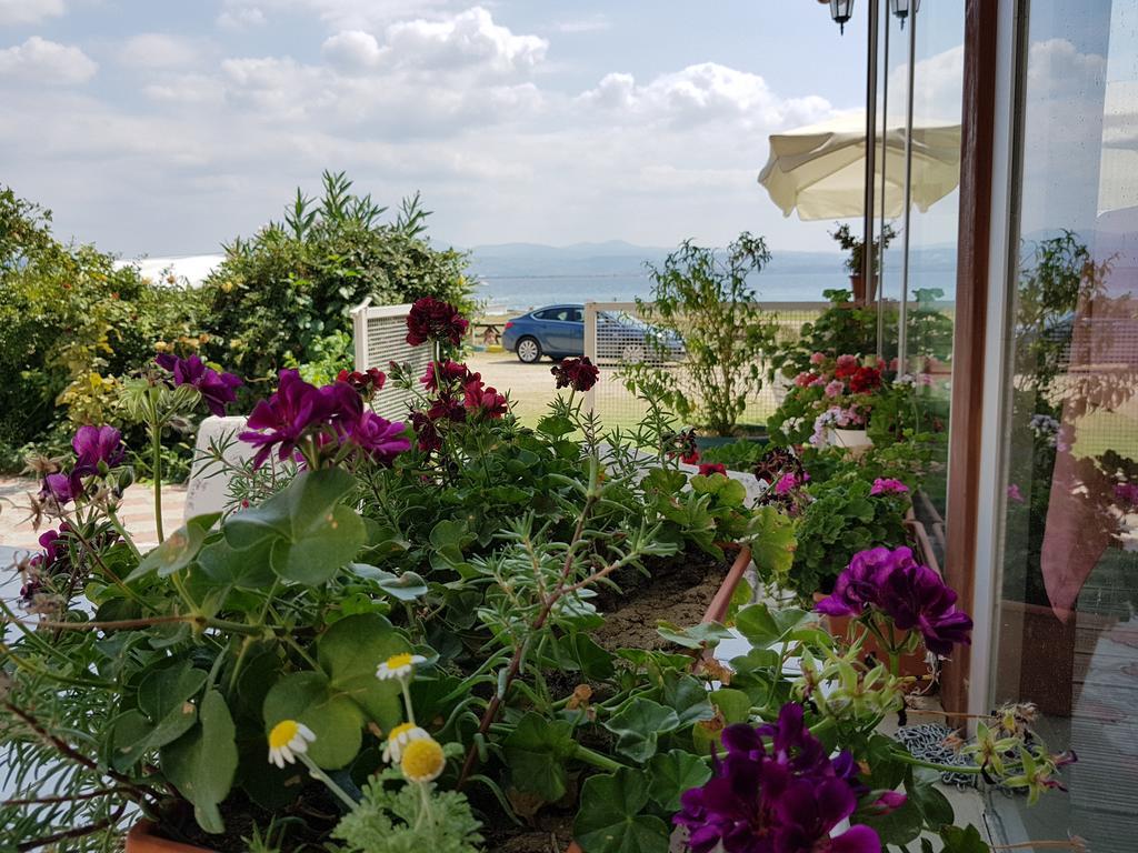 Flora Hotel Burhanli 외부 사진